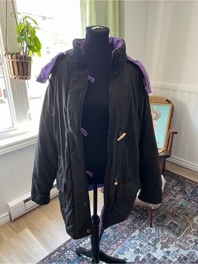 Women’s Vintage Black & Purple Puffer Jacket Coat Size Medium